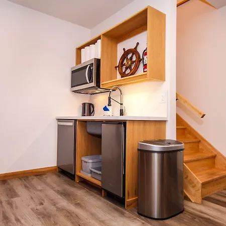 Stone Cove Waterfront Adults Only B&B-2
